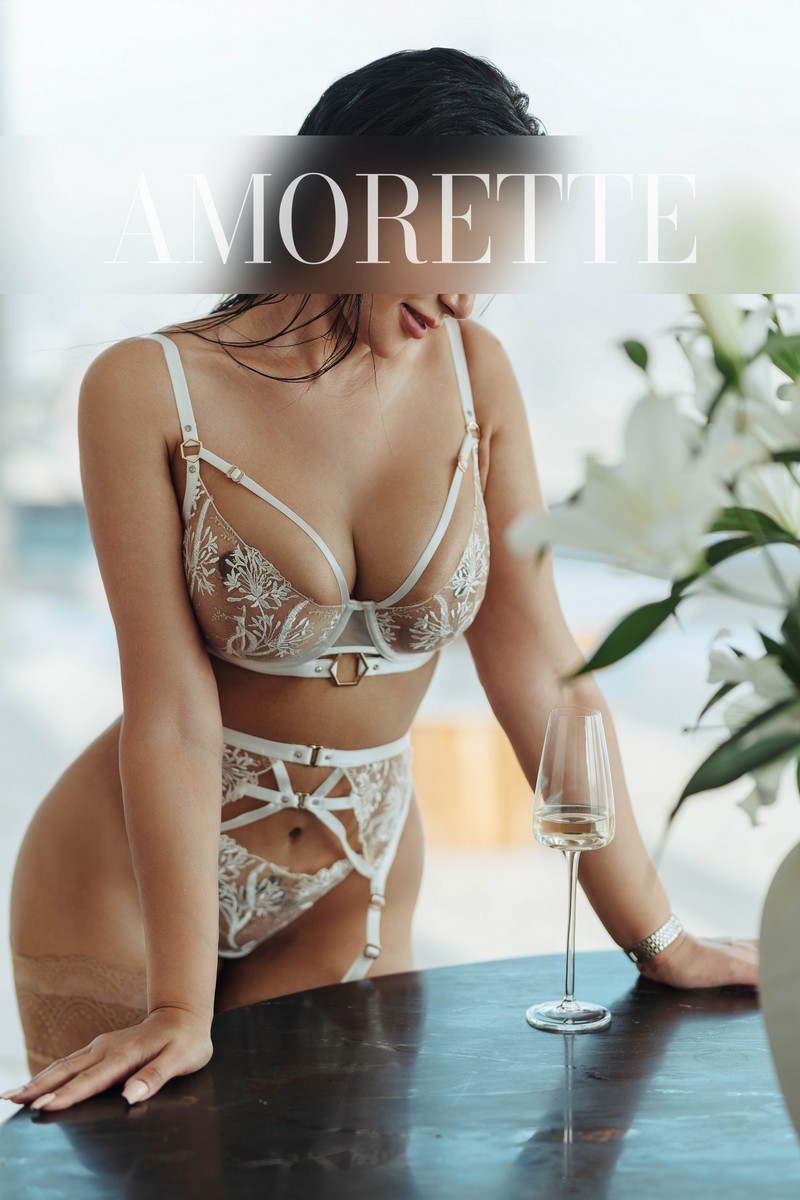 linda elite escort model uae 16
