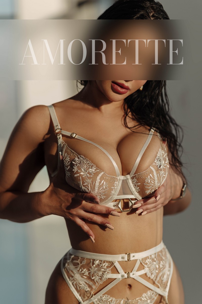 linda elite escort model uae 18